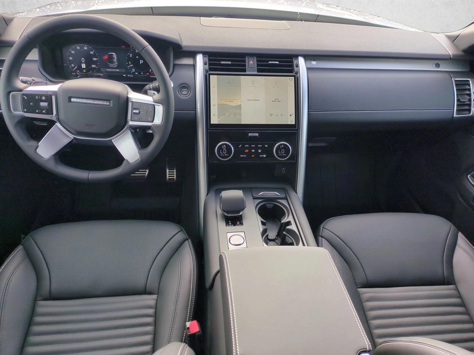 Thumbnail: 2026 Land Rover Discovery - 4