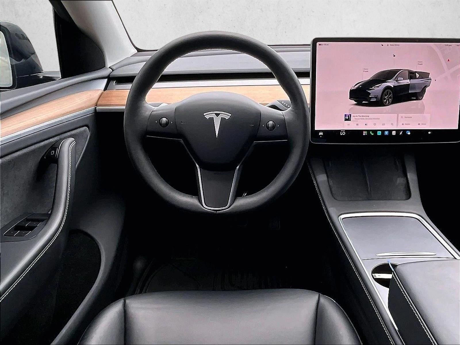 Thumbnail: 2025 Tesla Model Y - 3