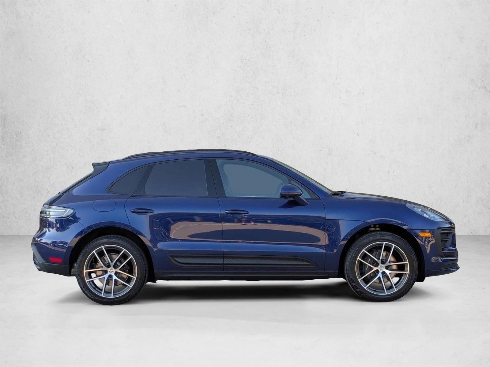 2026 Porsche Macan T - Photo 8