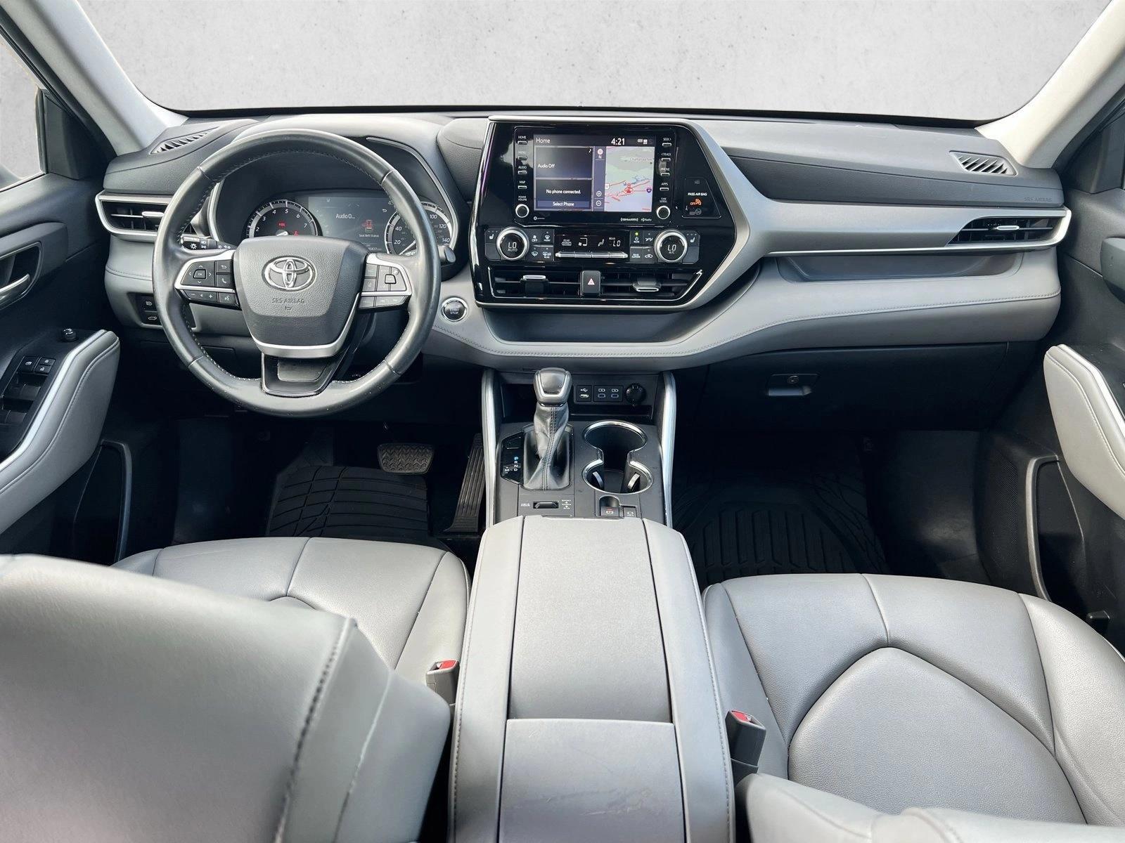 Thumbnail: 2022 Toyota Highlander - 4