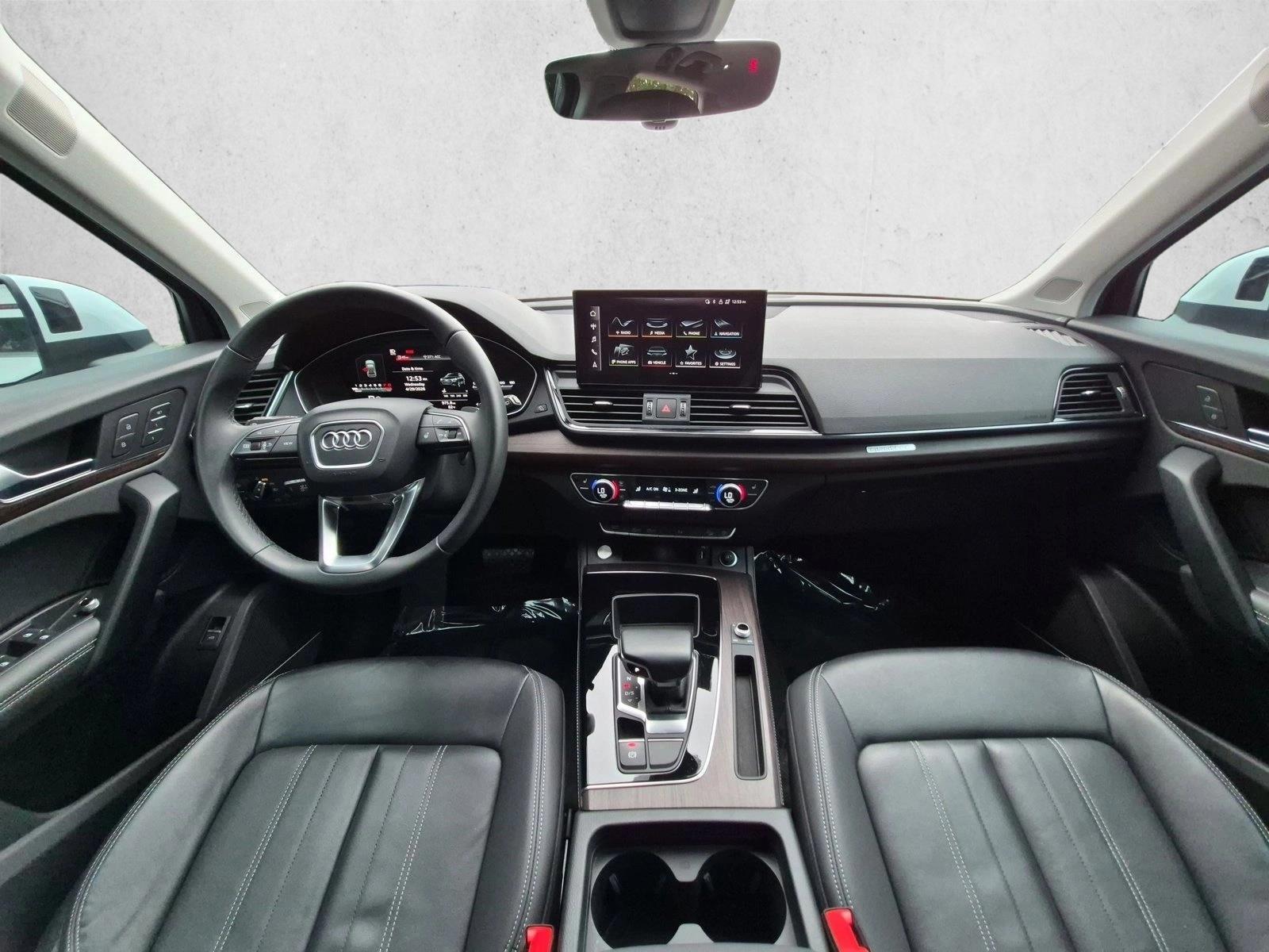 Thumbnail: 2023 Audi Q5 - 3