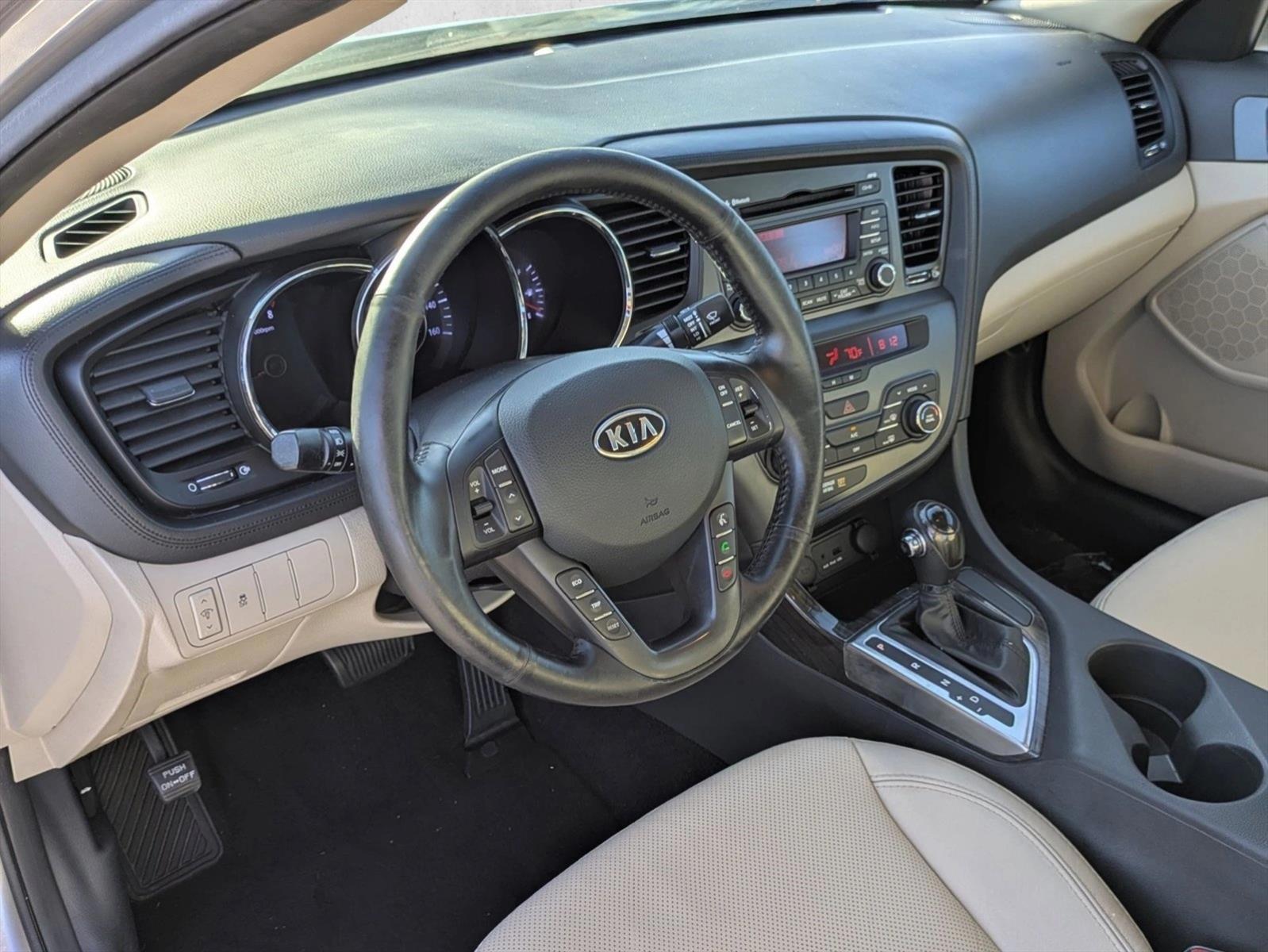 Thumbnail: 2012 Kia Optima - 3
