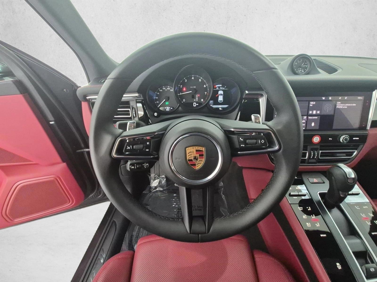 2026 Porsche Macan T - Photo 30