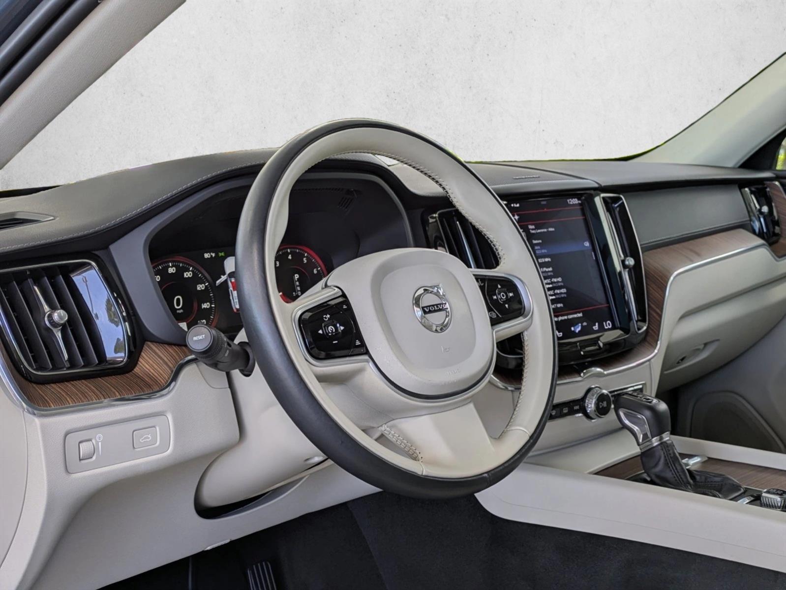 Thumbnail: 2020 Volvo XC60 - 3