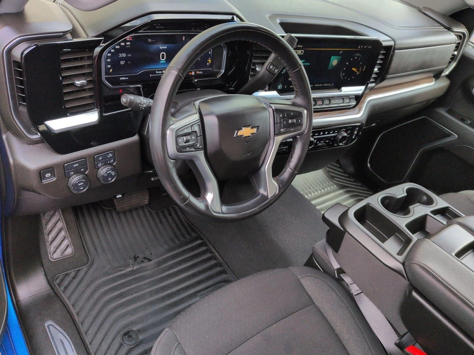 2025 Chevrolet Silverado 1500 LT - Photo 13
