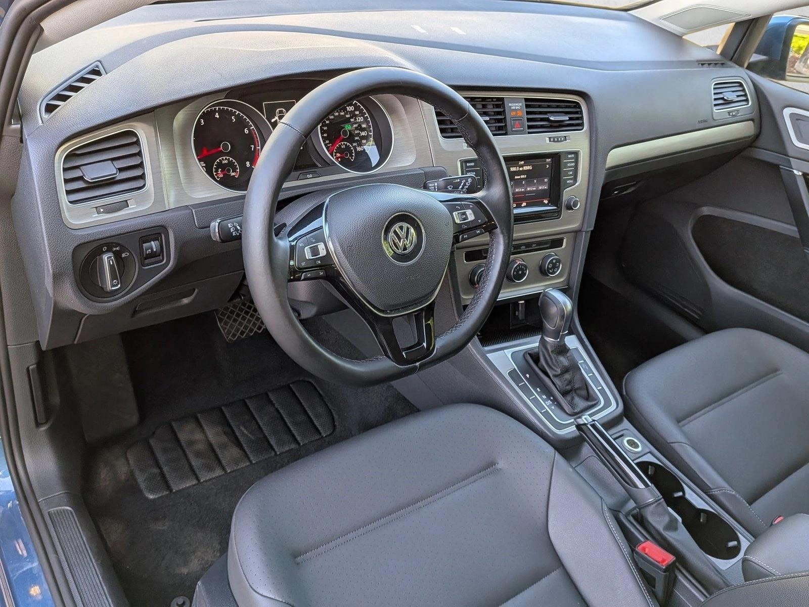 Thumbnail: 2015 Volkswagen Golf - 3