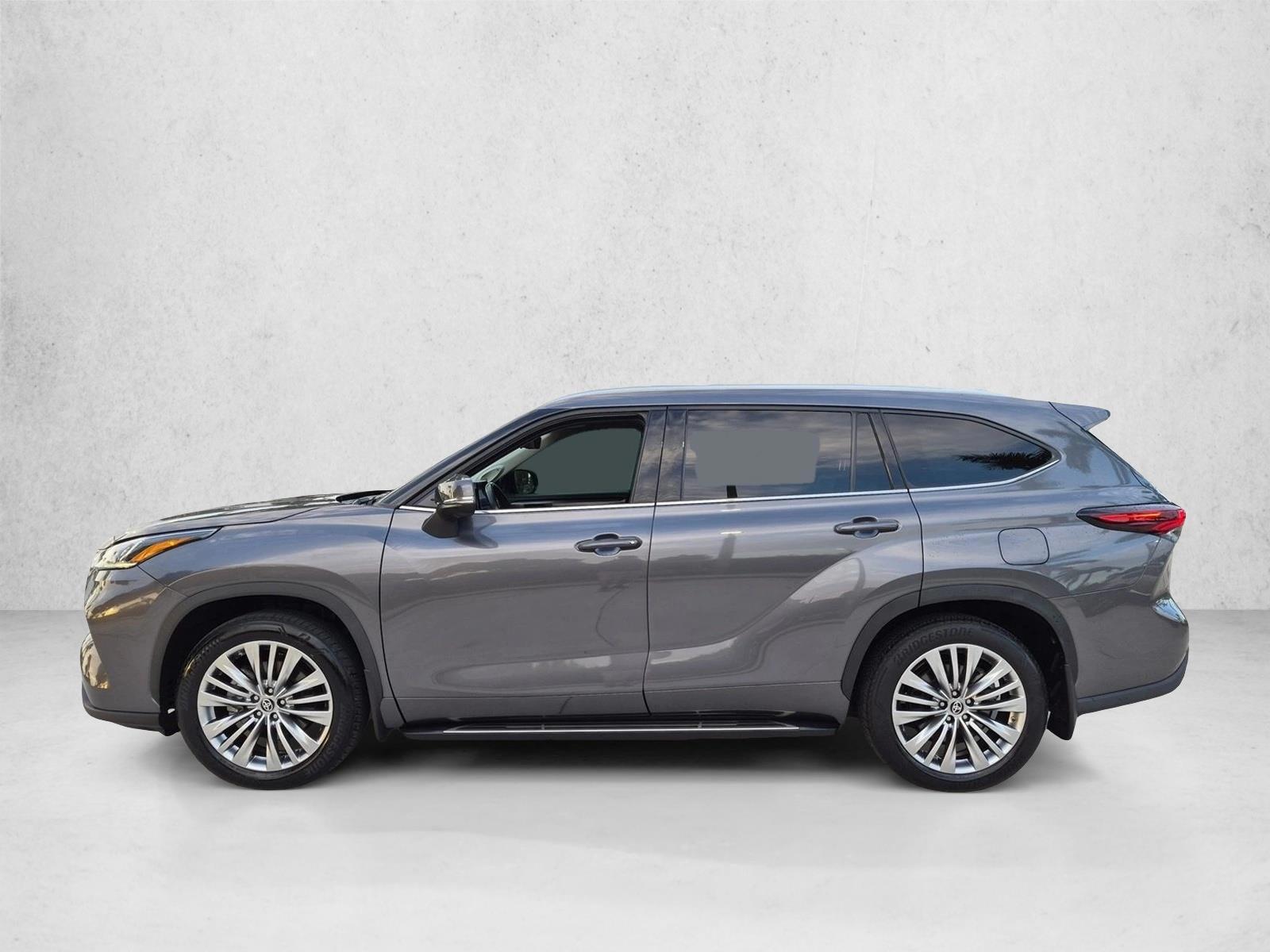 Thumbnail: 2024 Toyota Highlander - 2