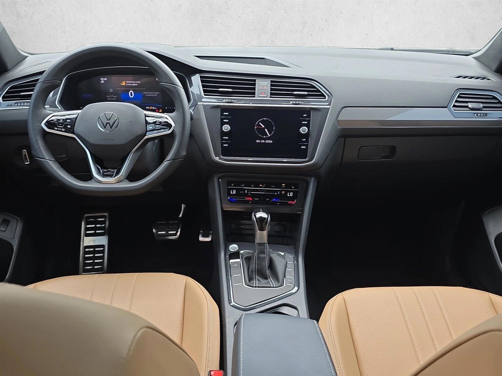 Thumbnail: 2024 Volkswagen Tiguan - 3