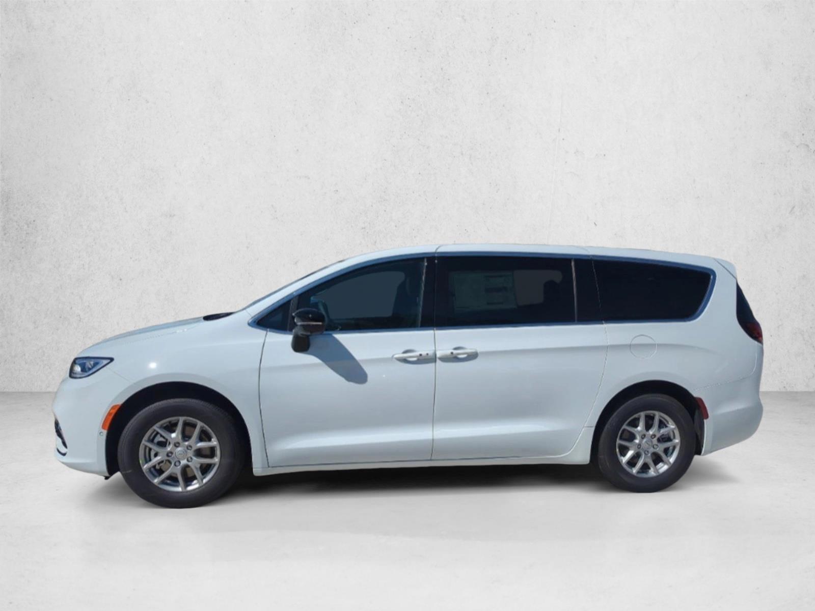 Thumbnail: 2026 Chrysler Pacifica - 2