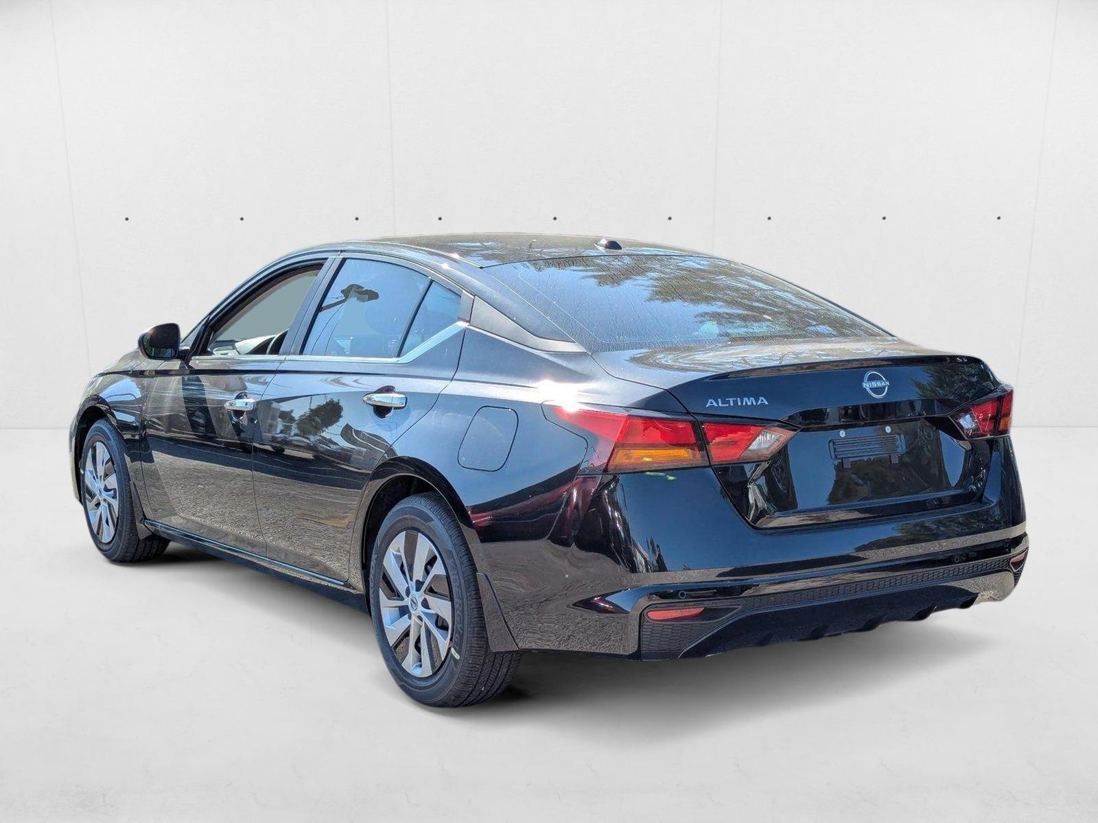 2025 Nissan Altima S - Photo 8