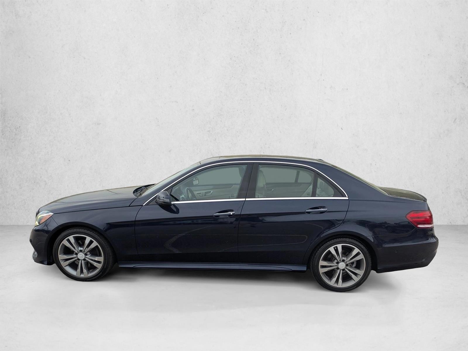 Thumbnail: 2014 Mercedes-Benz E-Class - 2