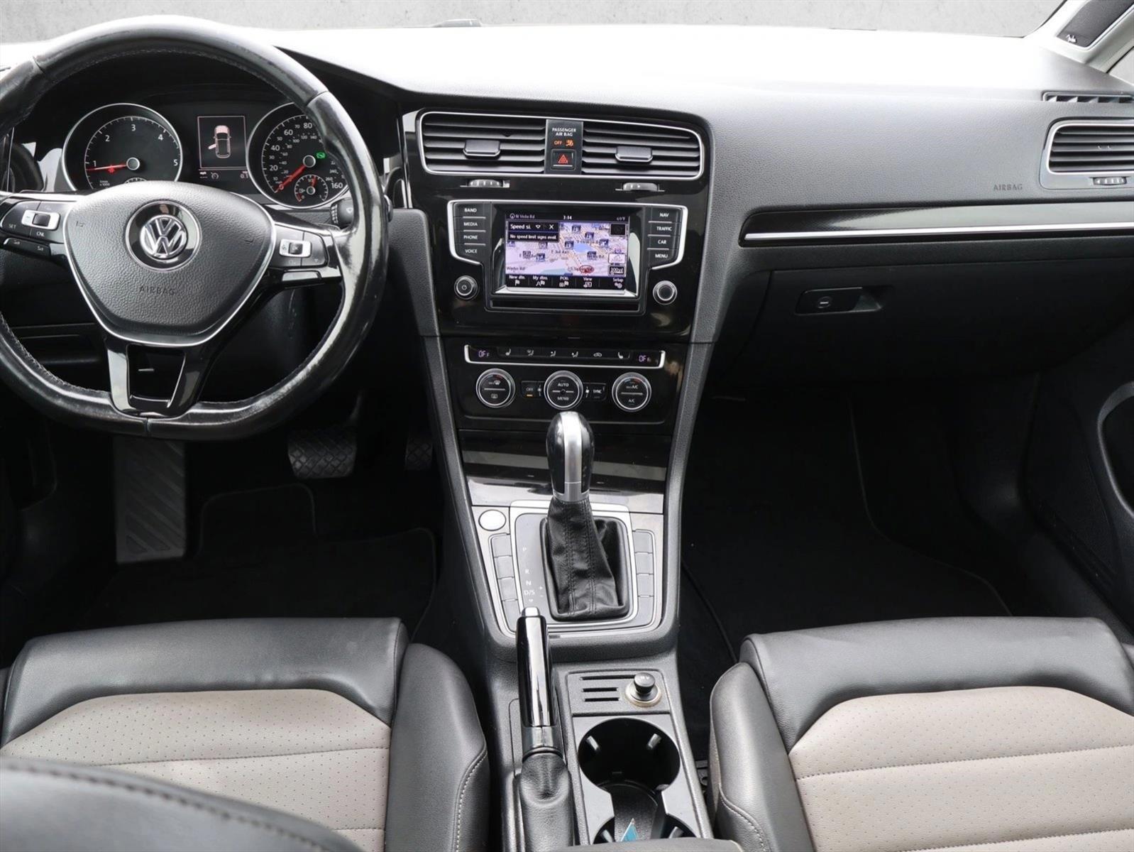Thumbnail: 2015 Volkswagen Golf - 4