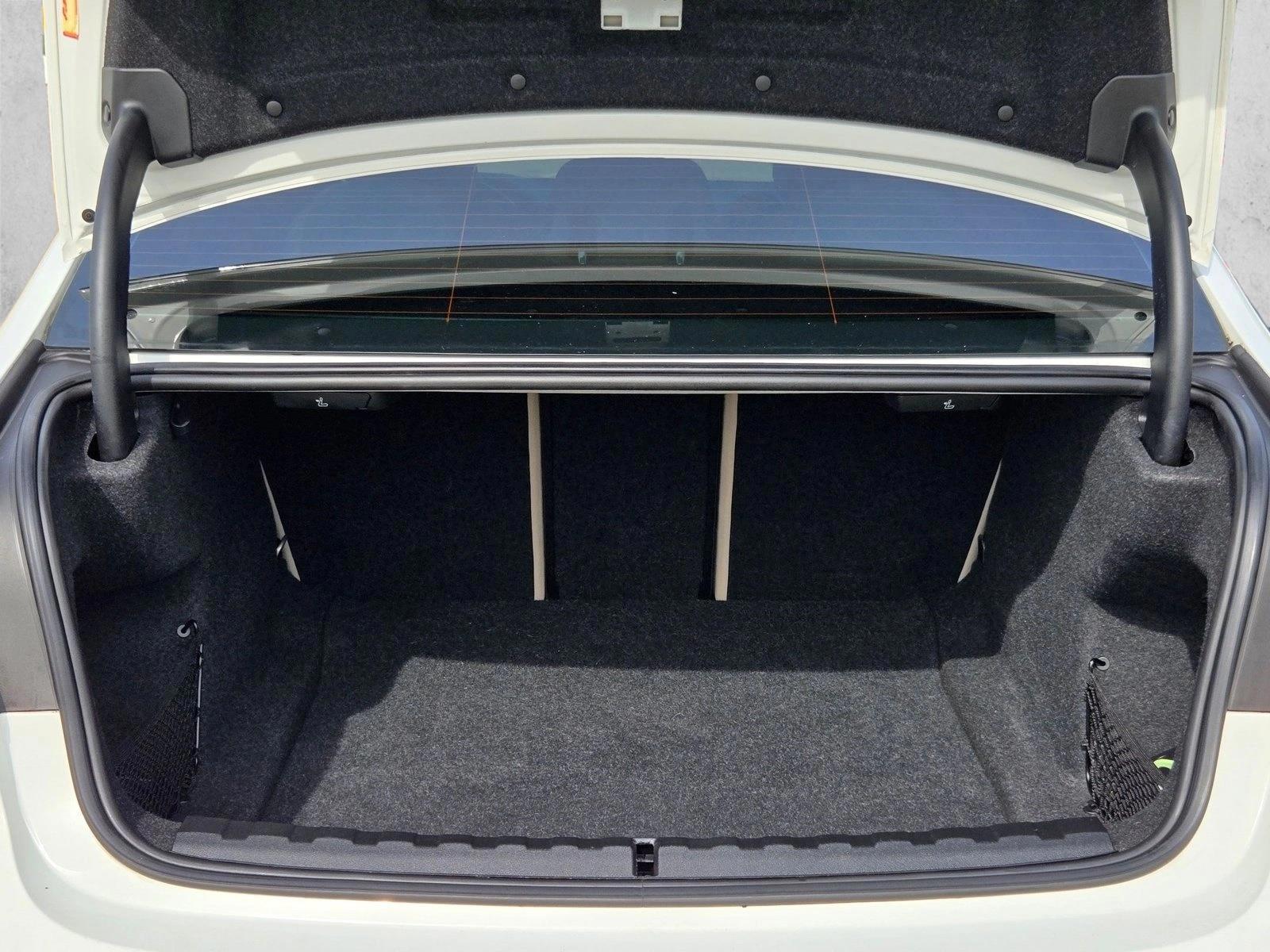 2022 BMW 3 Series 330i - Photo 20