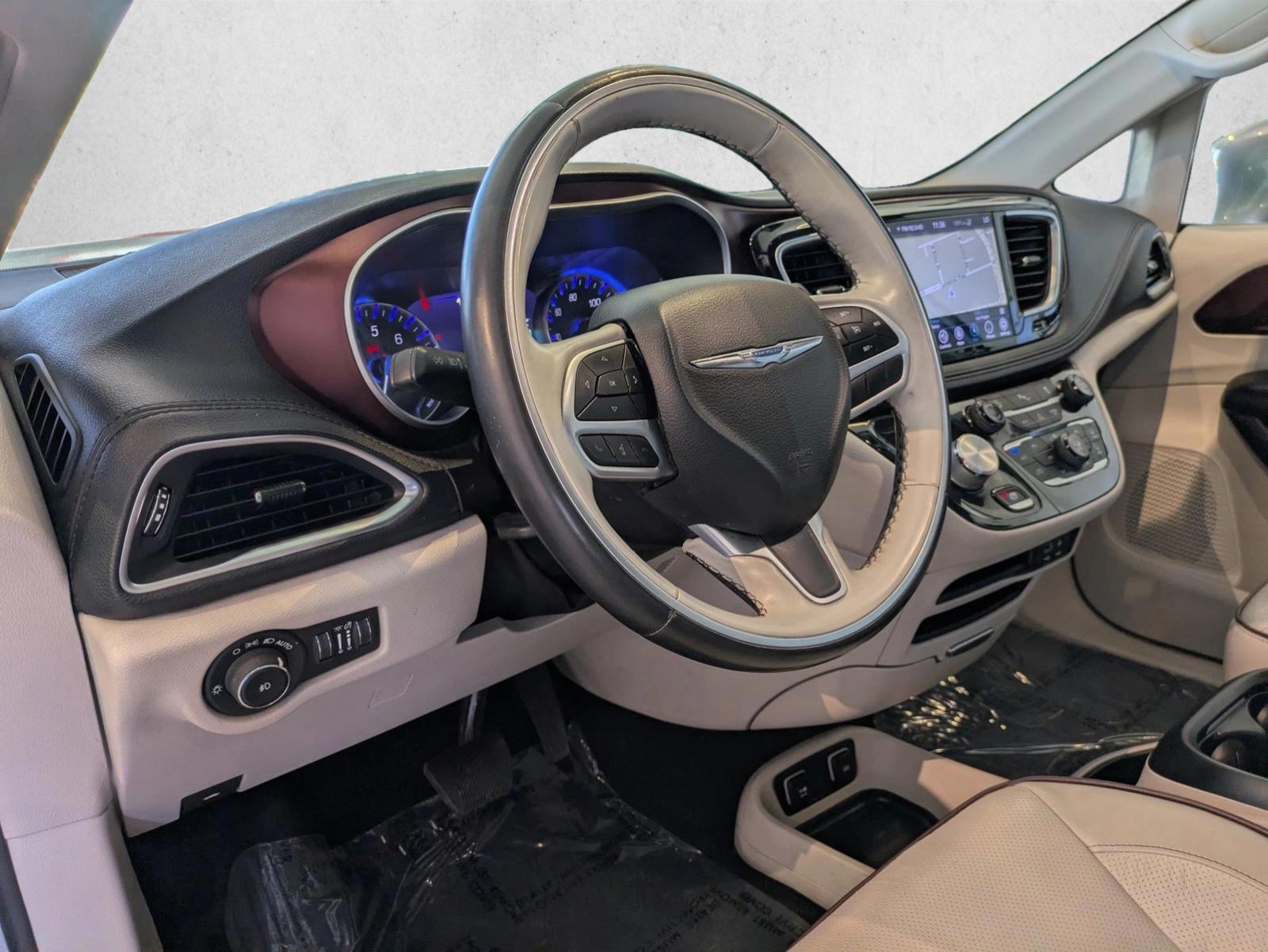 2019 Chrysler Pacifica Limited - Photo 10