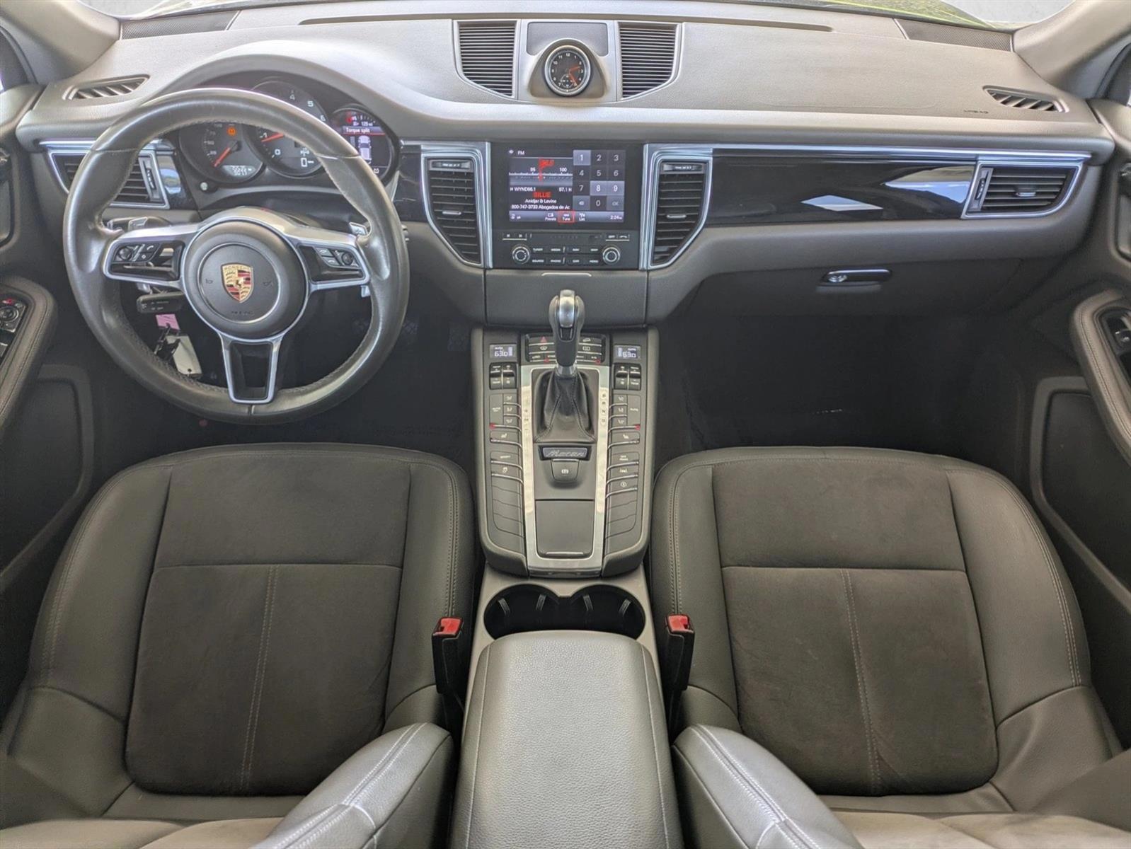 Thumbnail: 2017 Porsche Macan - 3