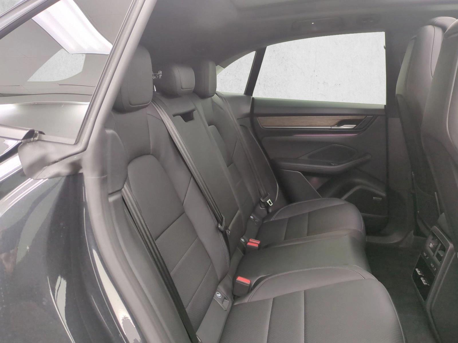 2026 Porsche Macan Base - Photo 24