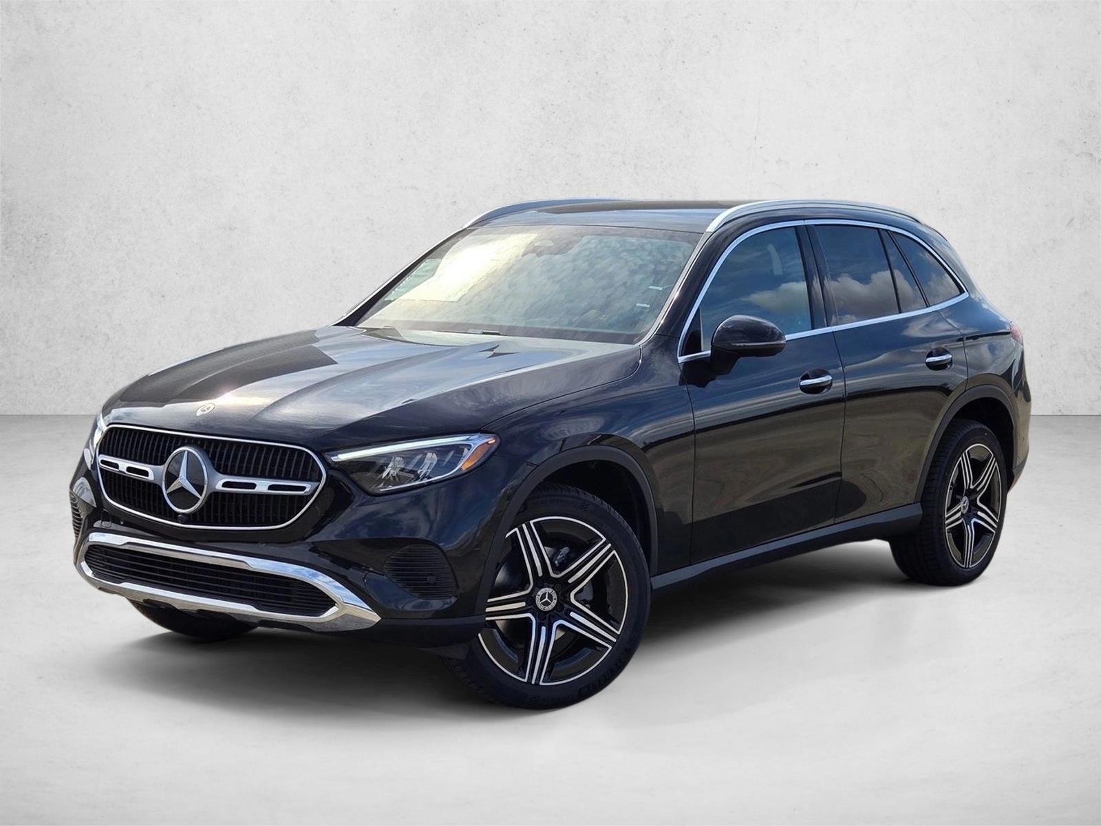 2026 Mercedes-Benz GLC GLC 300's photo