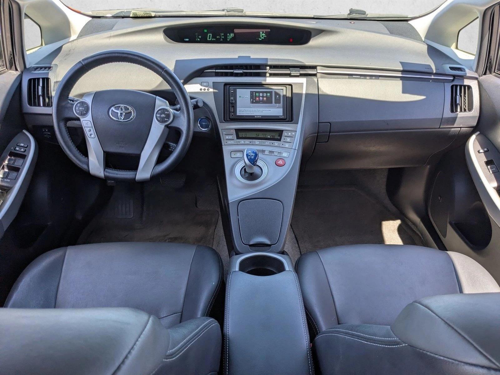 Thumbnail: 2015 Toyota Prius - 4