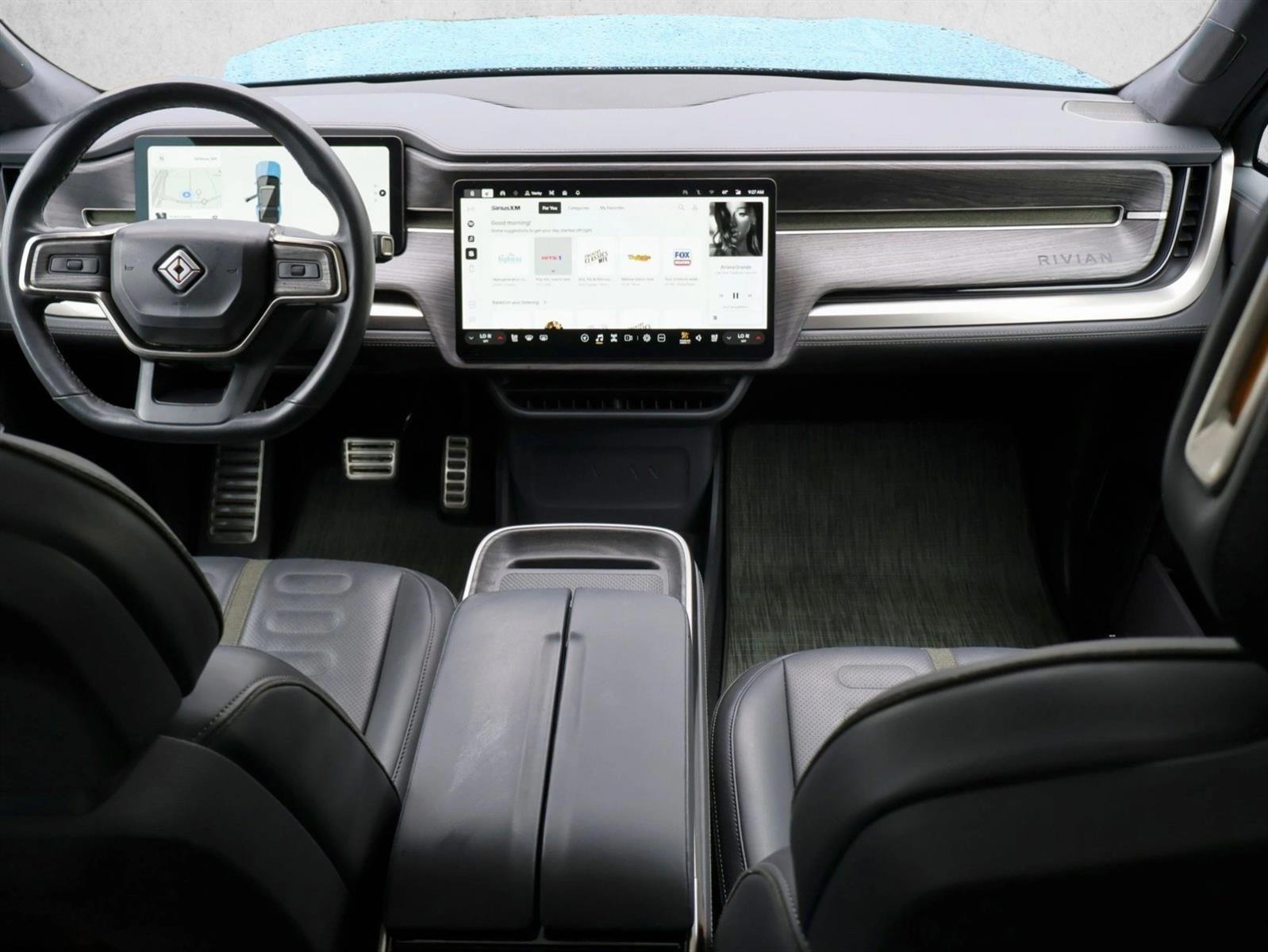 Thumbnail: 2023 Rivian R1S - 4