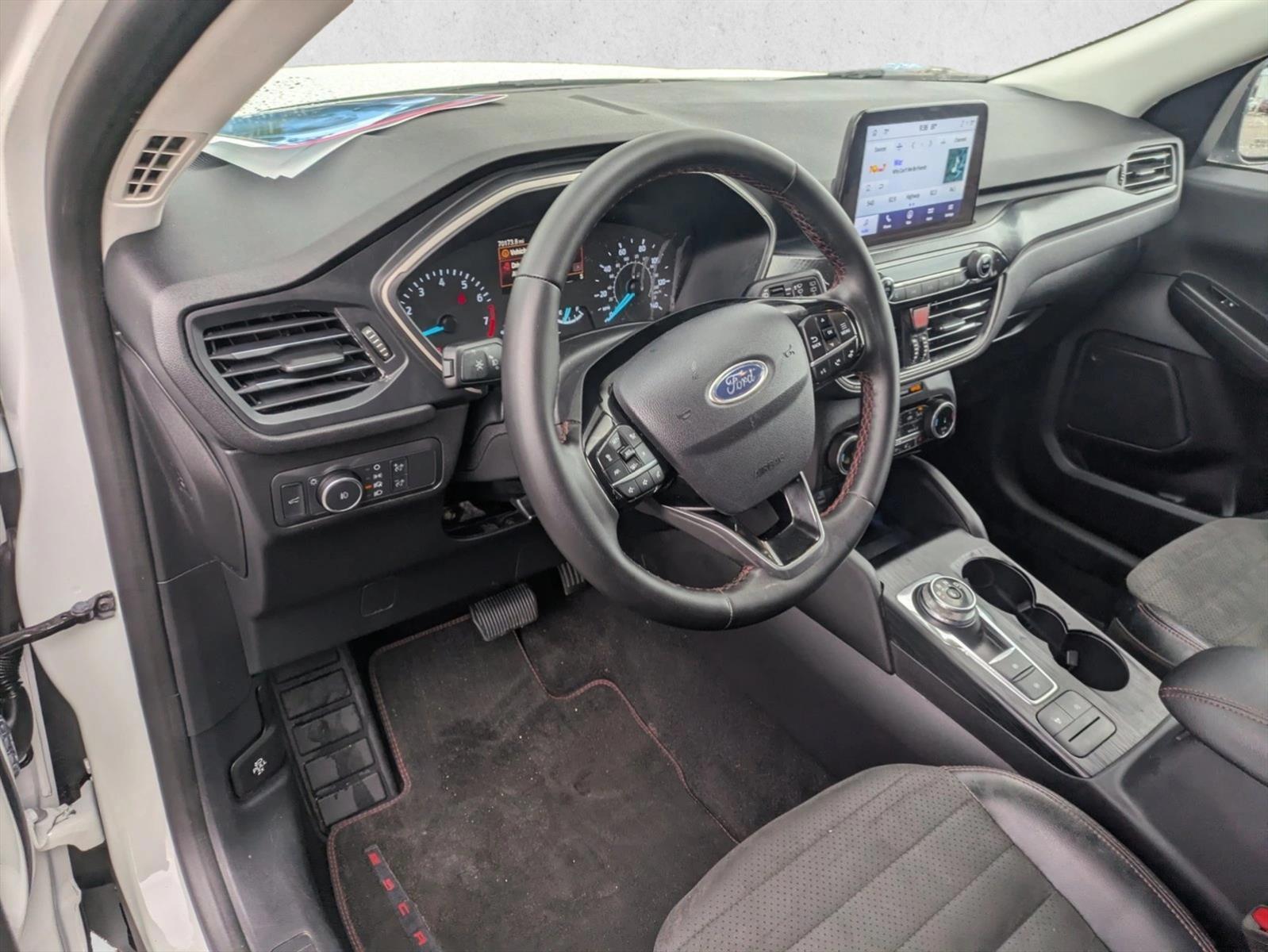 Thumbnail: 2022 Ford Escape - 3