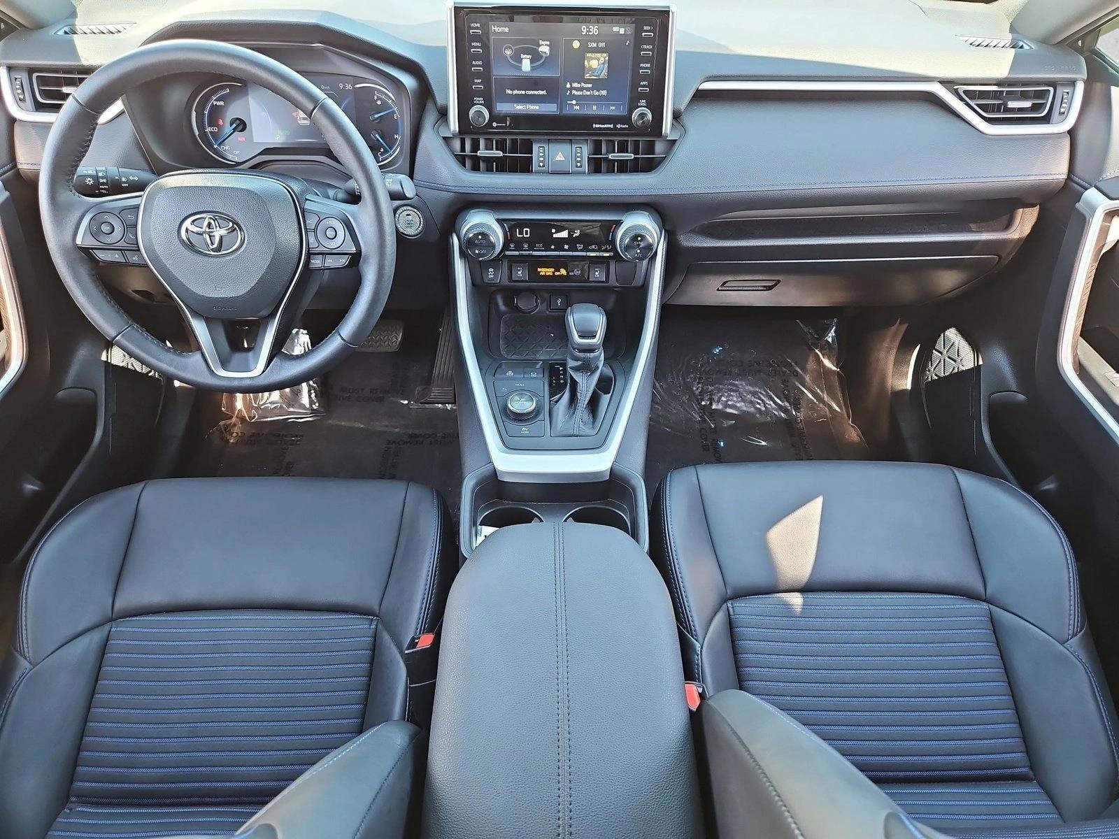 Thumbnail: 2021 Toyota RAV4 - 4