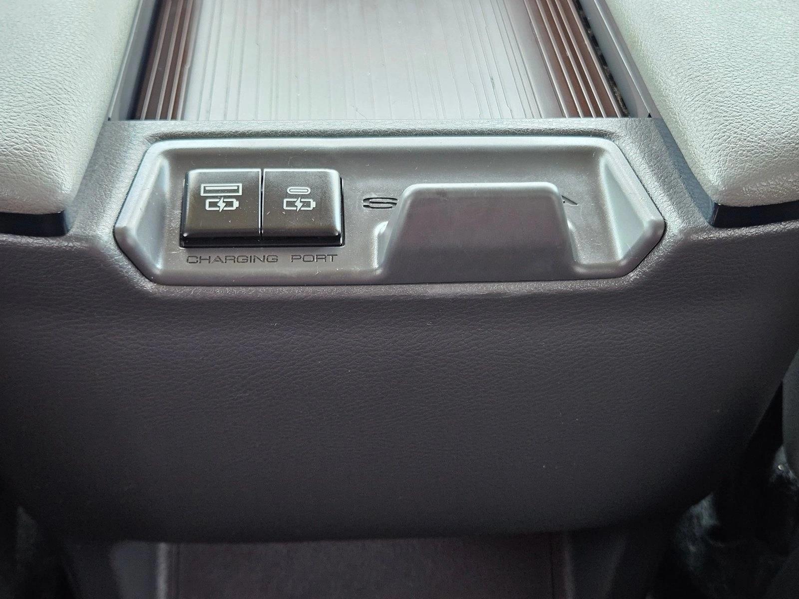 2023 Toyota Sienna XLE - Photo 15