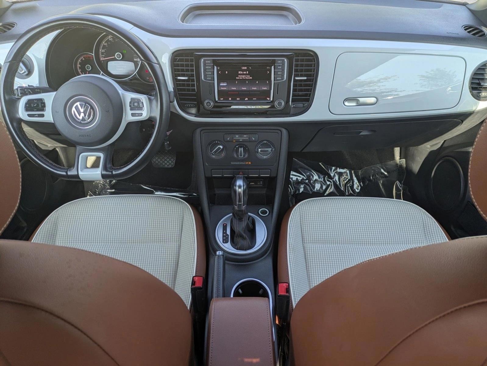 Thumbnail: 2017 Volkswagen Beetle - 4