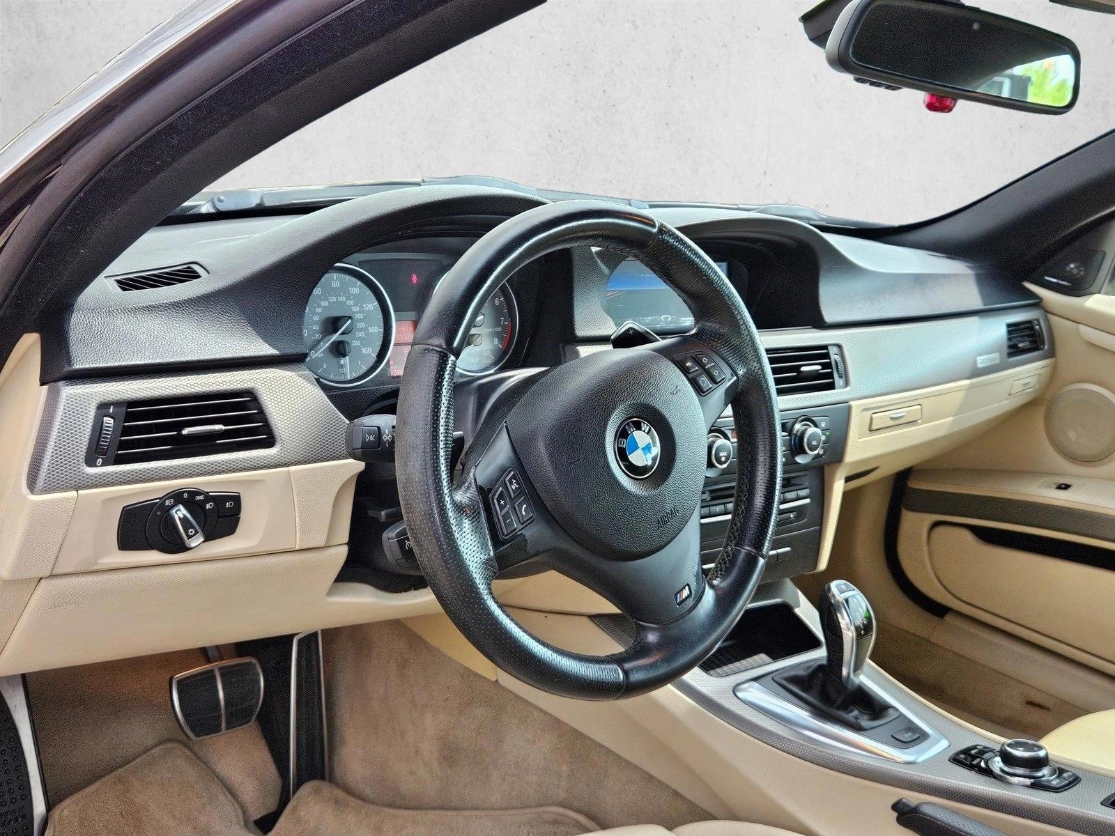 Thumbnail: 2011 BMW 3 Series - 3