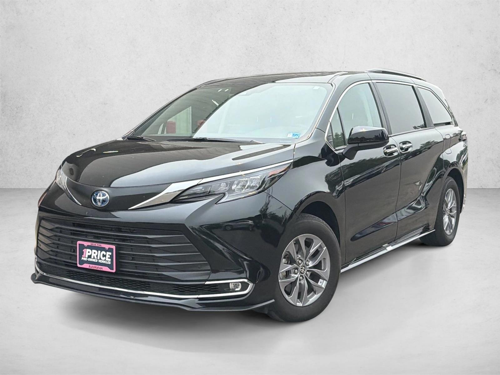 Thumbnail: 2024 Toyota Sienna - 1