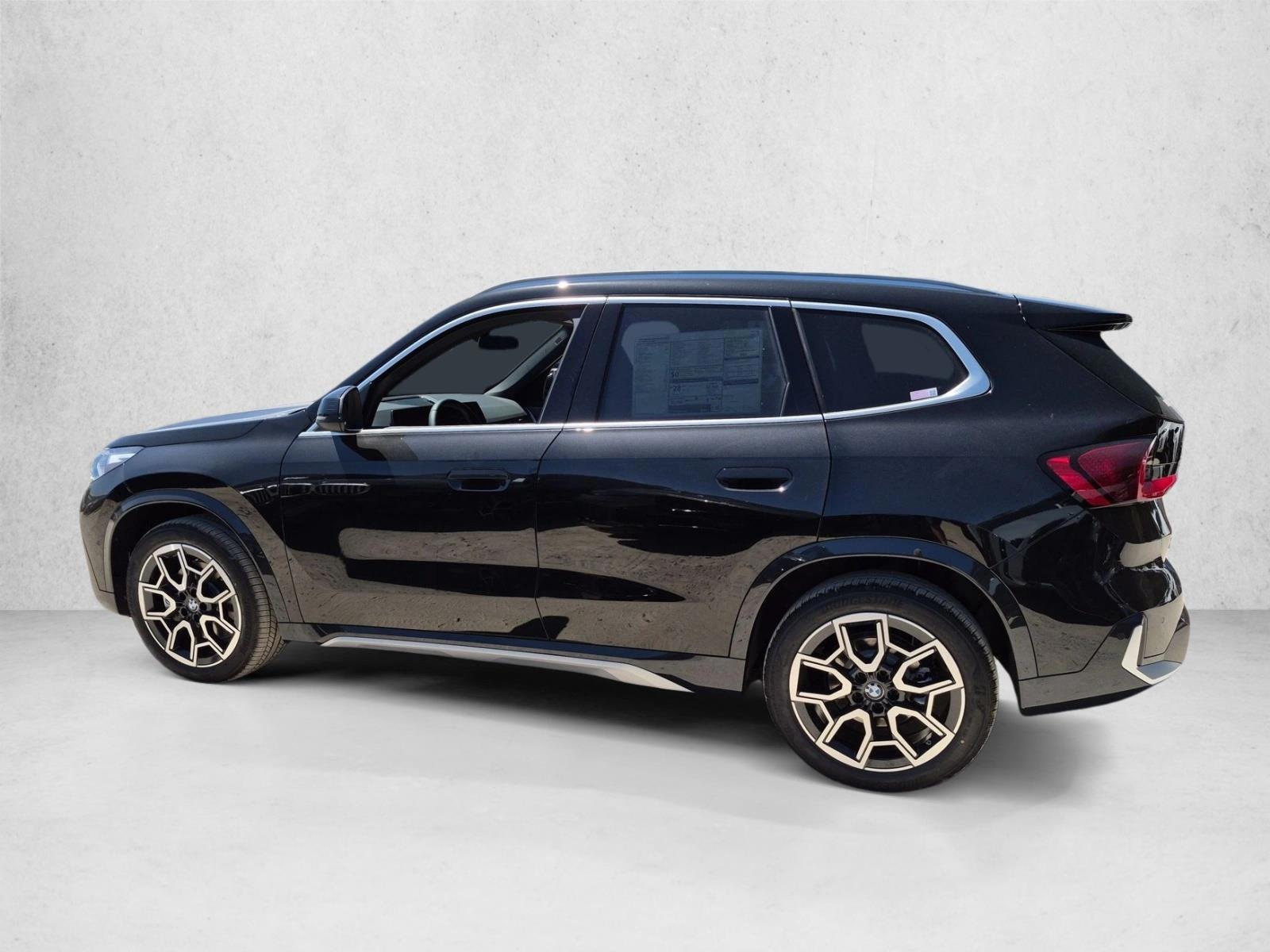 Thumbnail: 2027 BMW X1 - 2