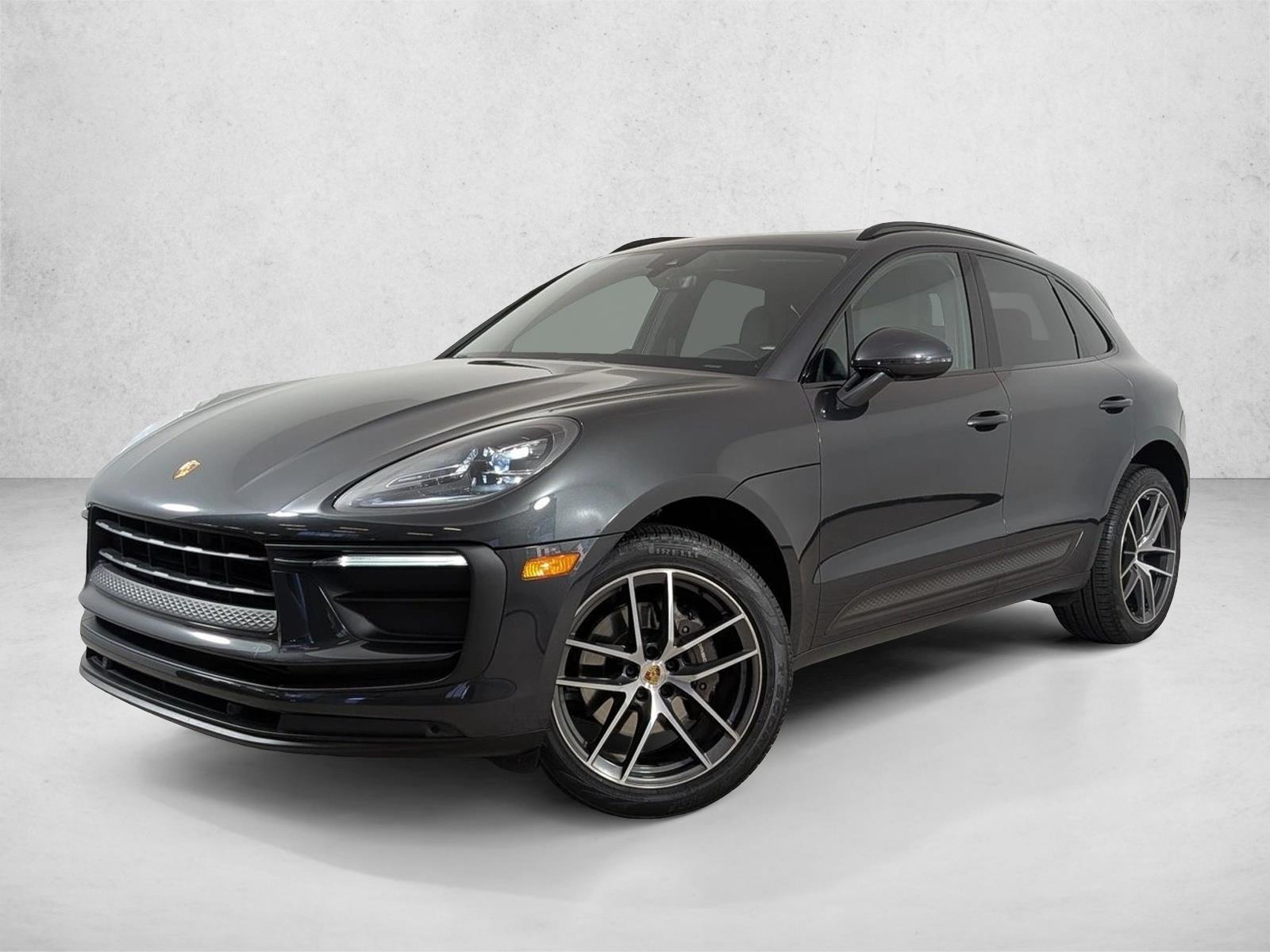 2022 Porsche Macan -'s photo