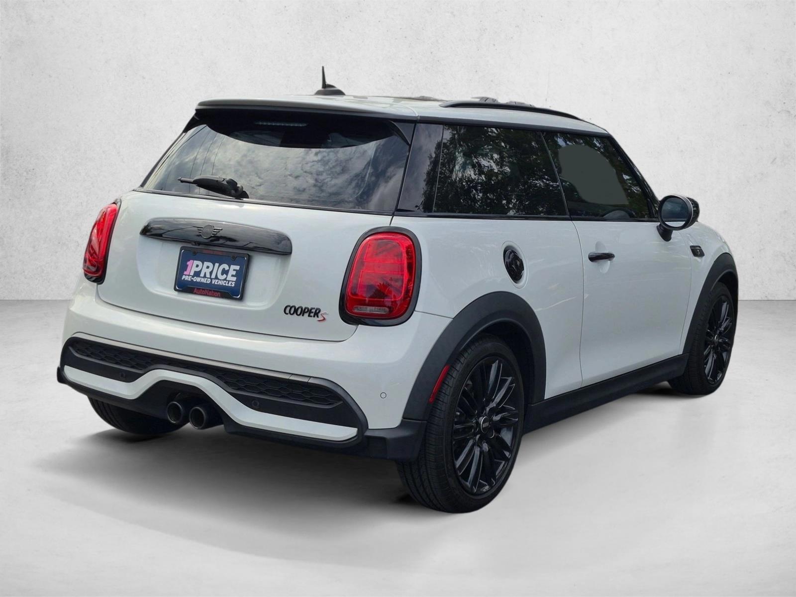 2024 MINI Hardtop 2 Door S - Photo 8