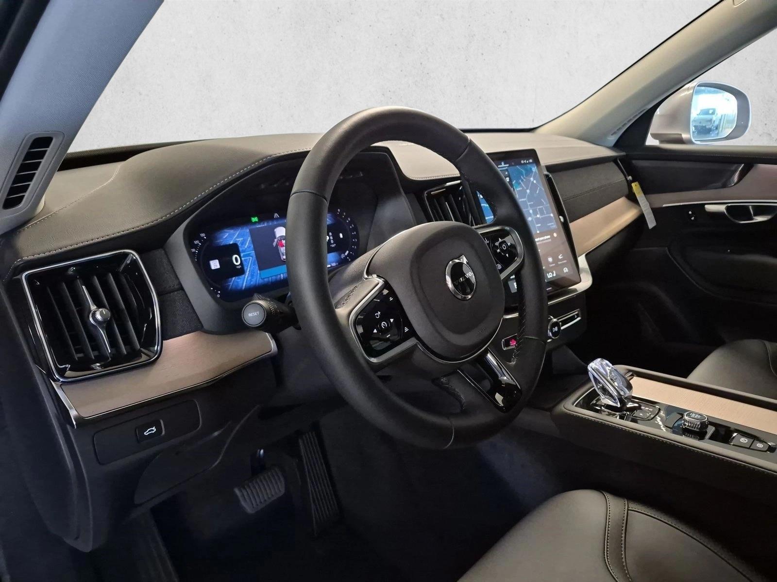 Thumbnail: 2027 Volvo XC90 - 3