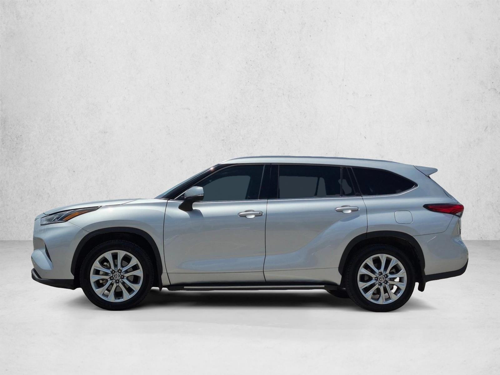 Thumbnail: 2022 Toyota Highlander - 2