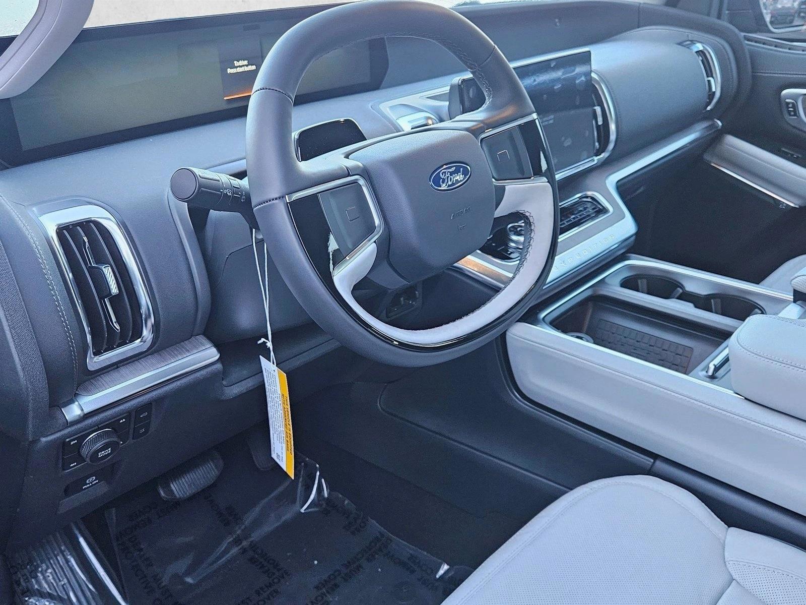 Thumbnail: 2025 Ford Expedition - 3