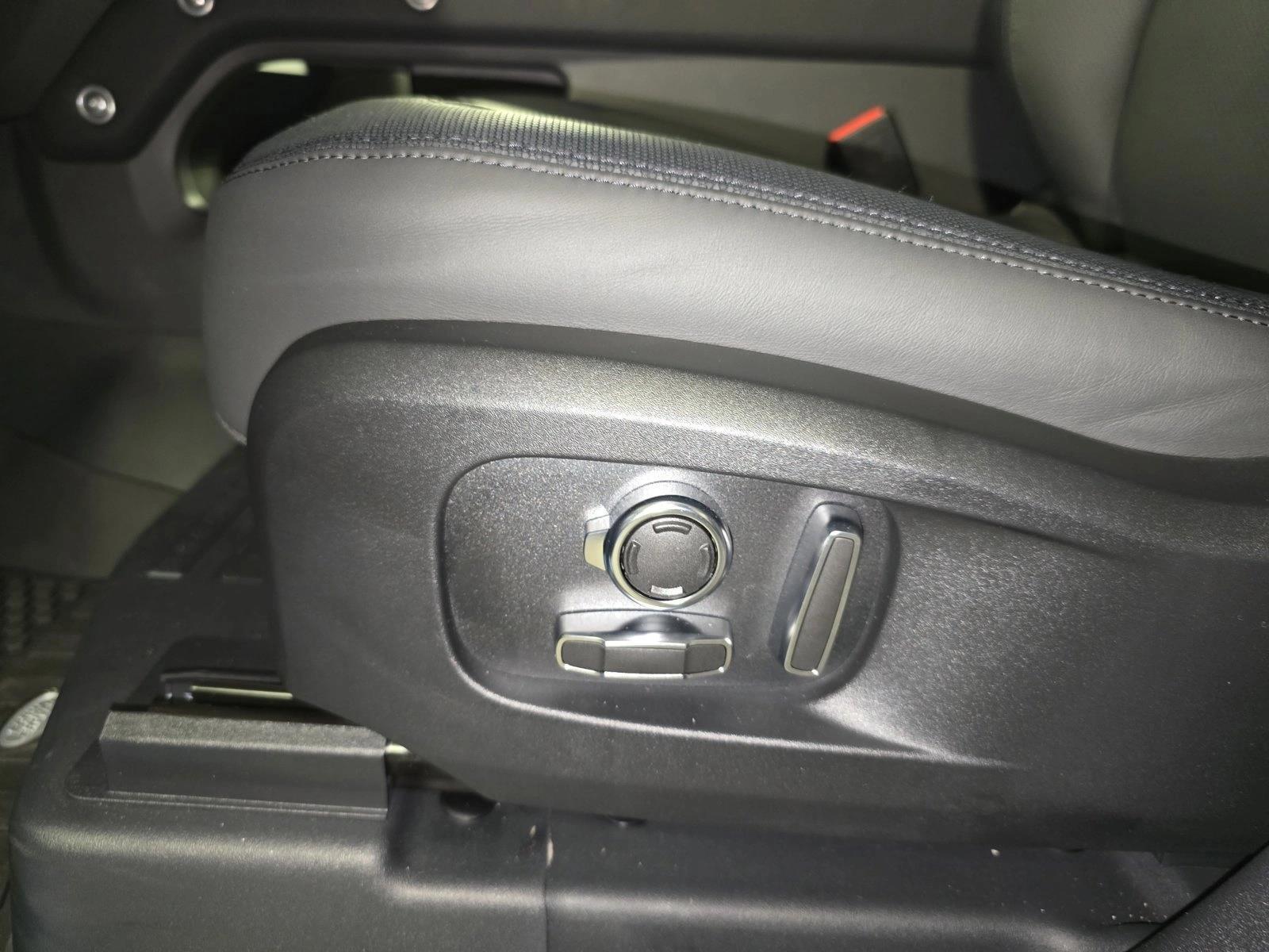 Thumbnail: 2024 Land Rover Defender - 6