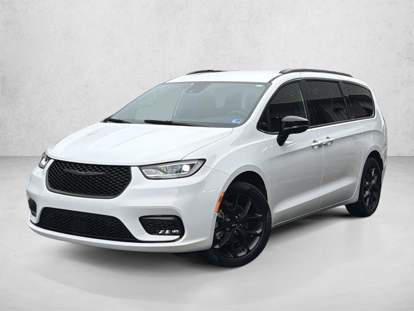 Thumbnail: 2024 Chrysler Pacifica - 1