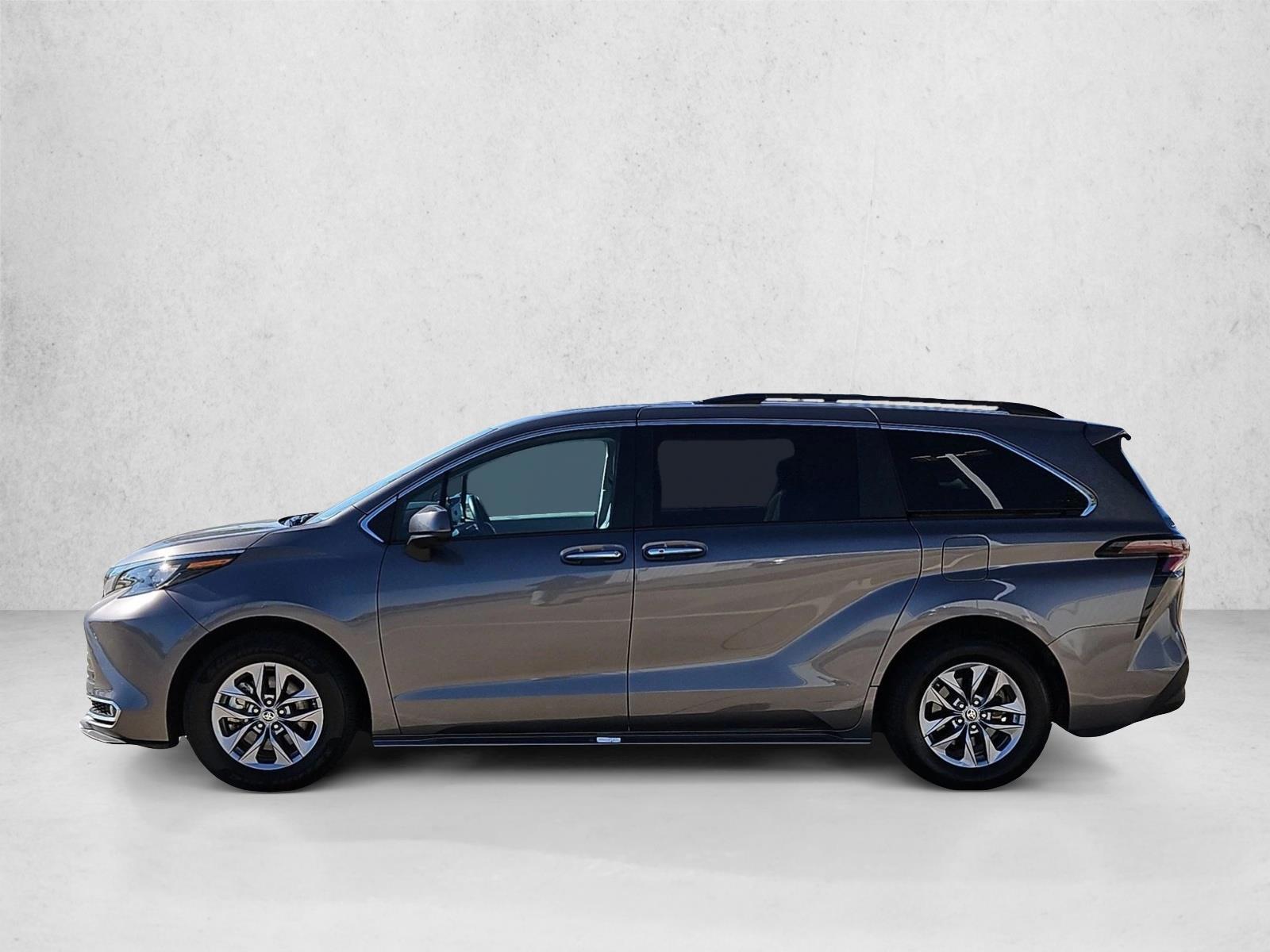 Thumbnail: 2024 Toyota Sienna - 2