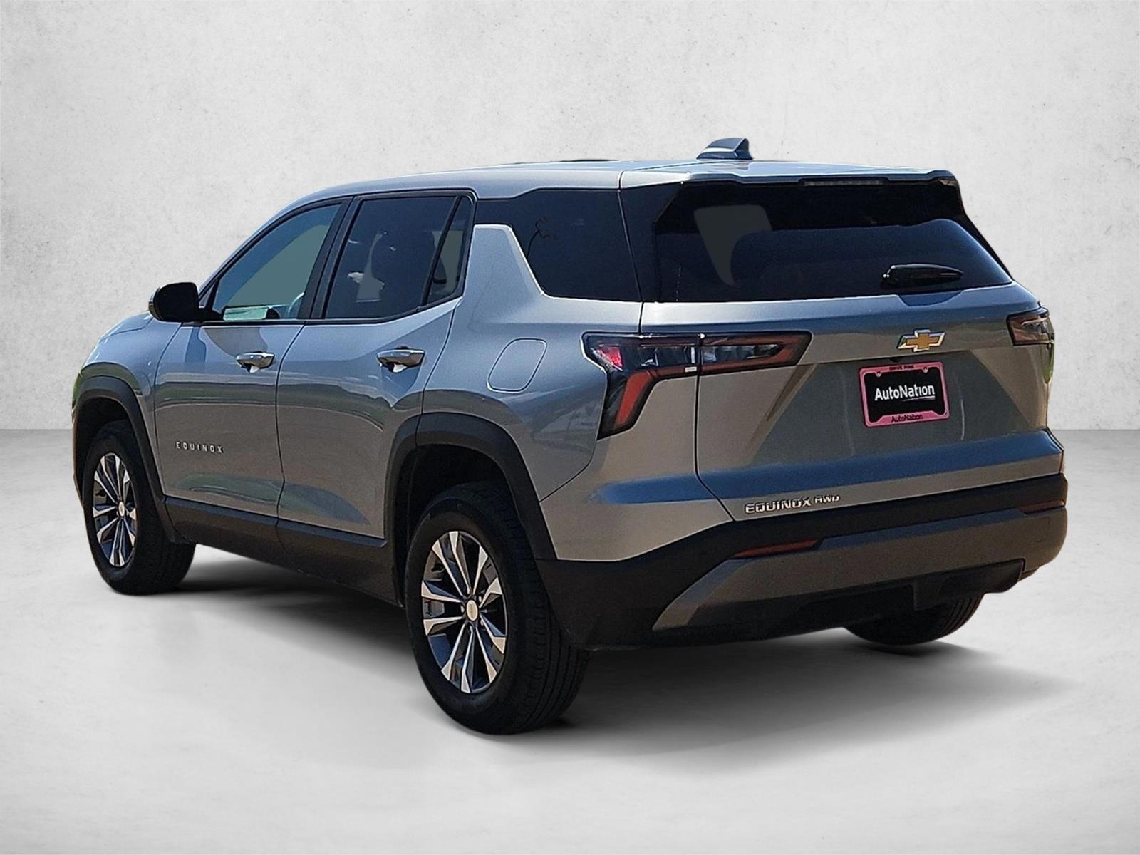 2025 Chevrolet Equinox LT - Photo 8
