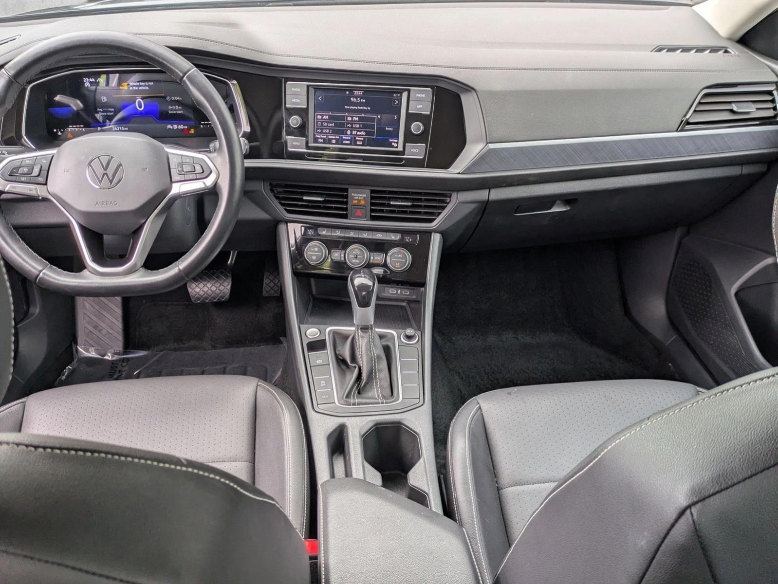 Thumbnail: 2024 Volkswagen Jetta - 4