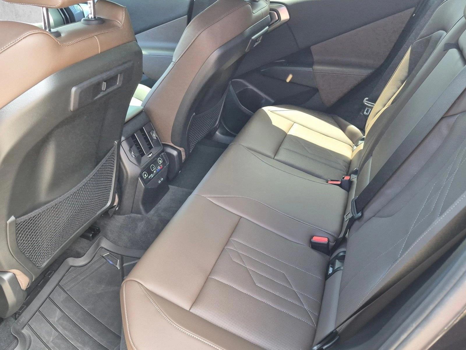 2026 BMW X3 30 - Photo 18