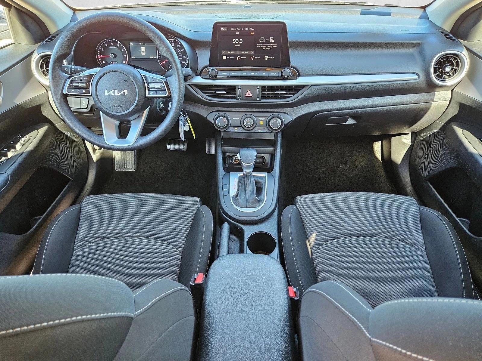 Thumbnail: 2024 Kia Forte - 4