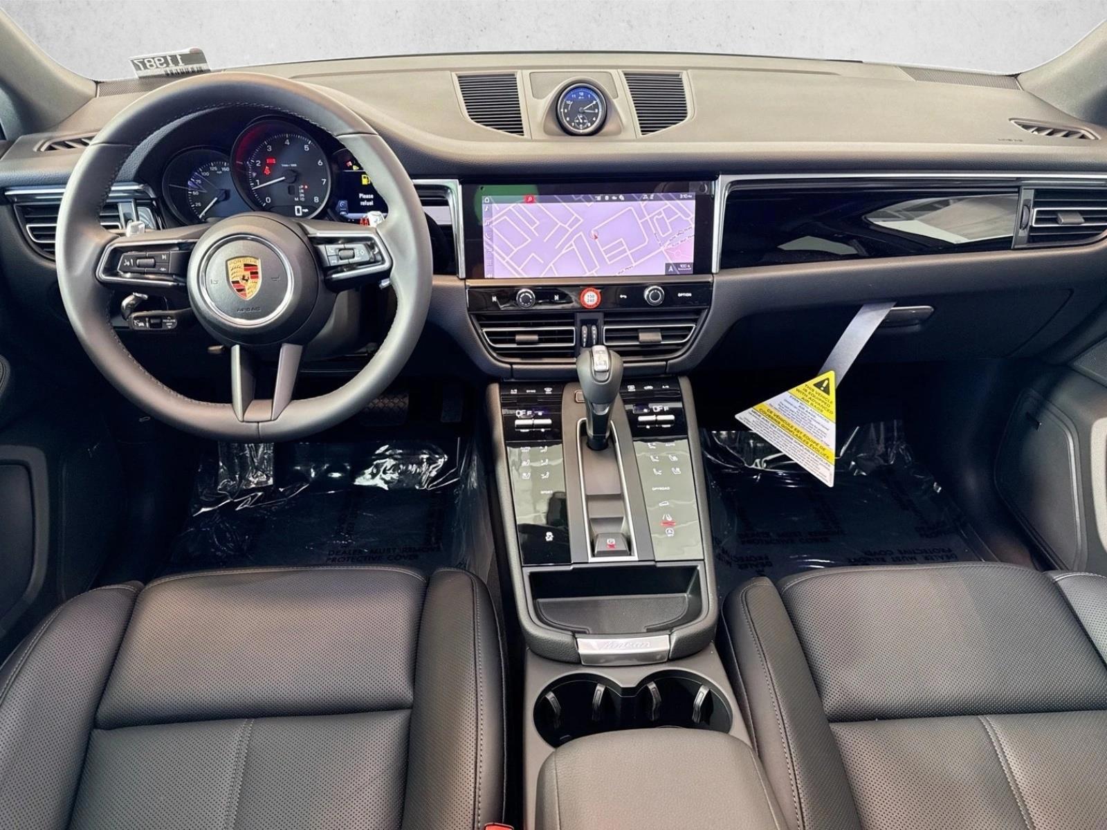 Thumbnail: 2026 Porsche Macan - 4