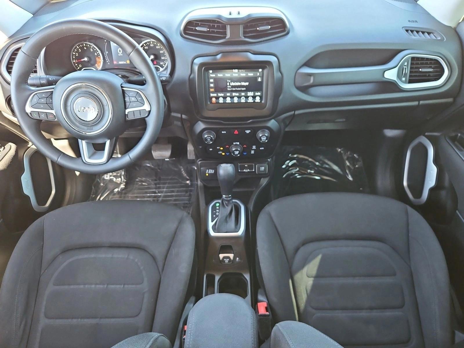 Thumbnail: 2018 Jeep Renegade - 6