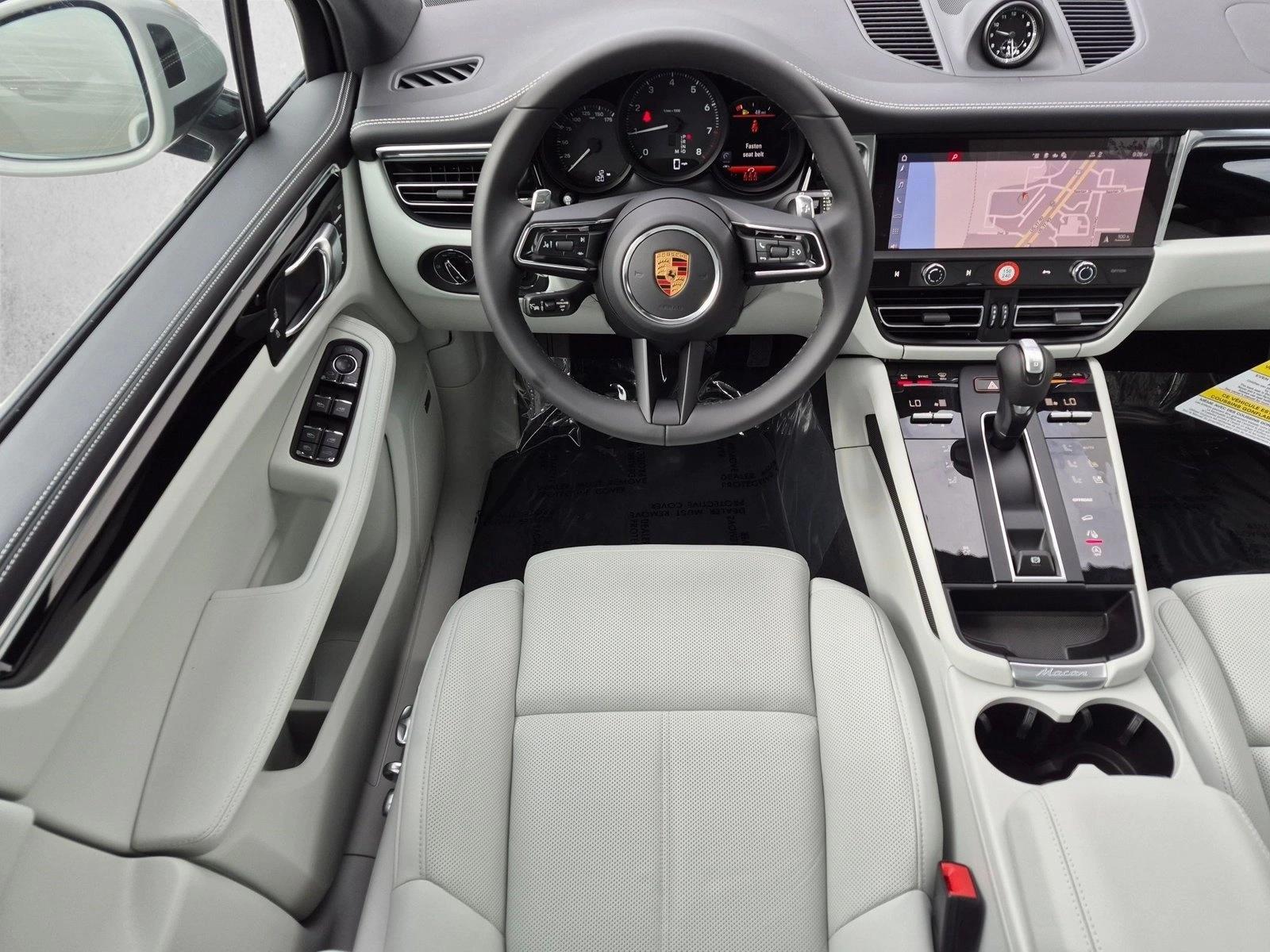 Thumbnail: 2026 Porsche Macan - 3
