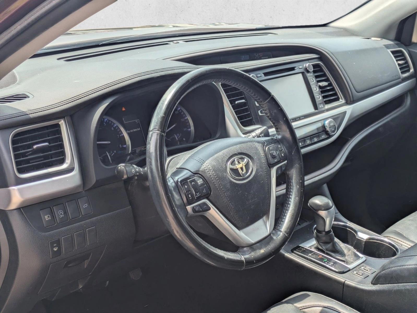 Thumbnail: 2019 Toyota Highlander - 3