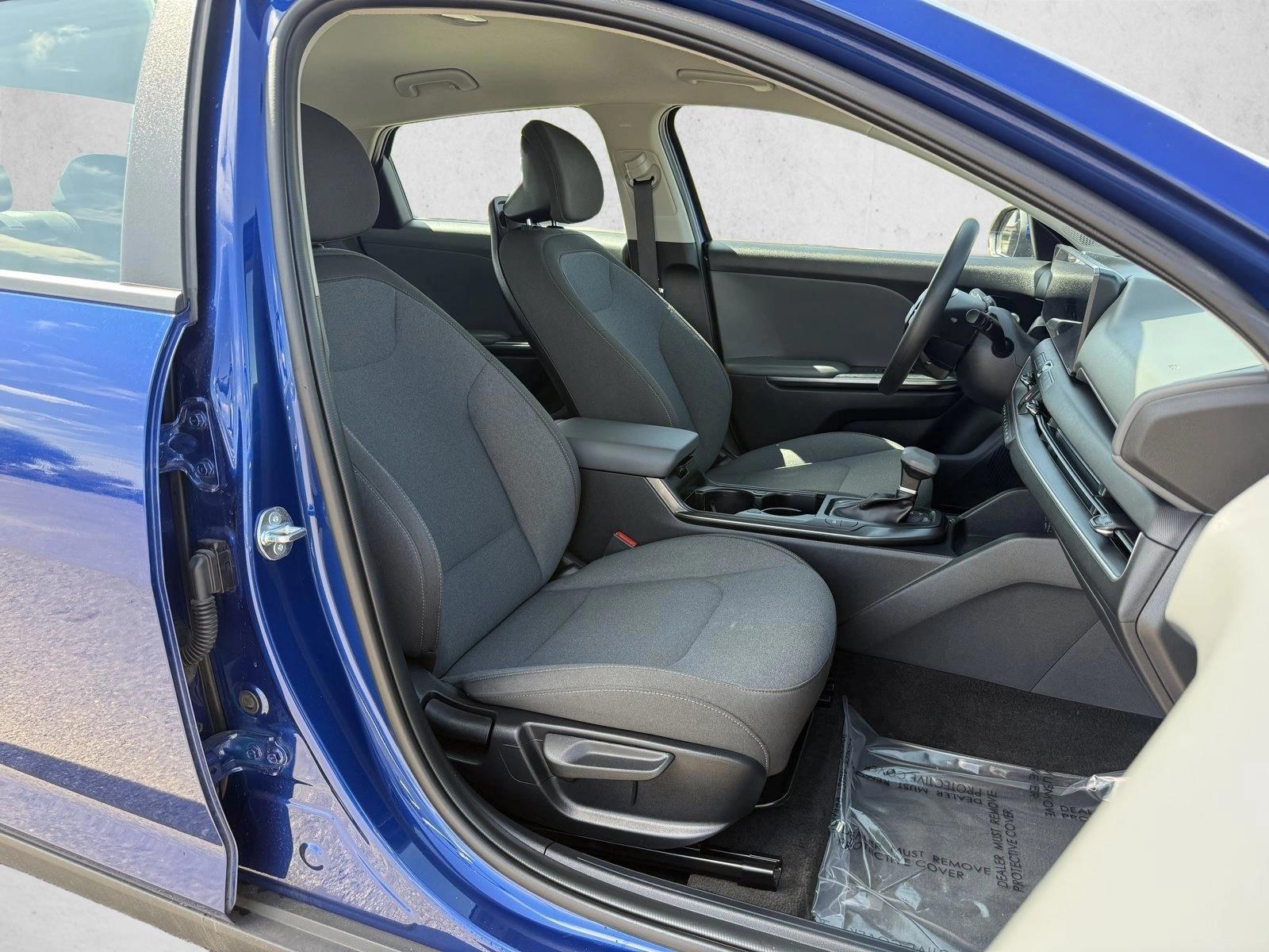 2025 Kia K4 LXS - Photo 13