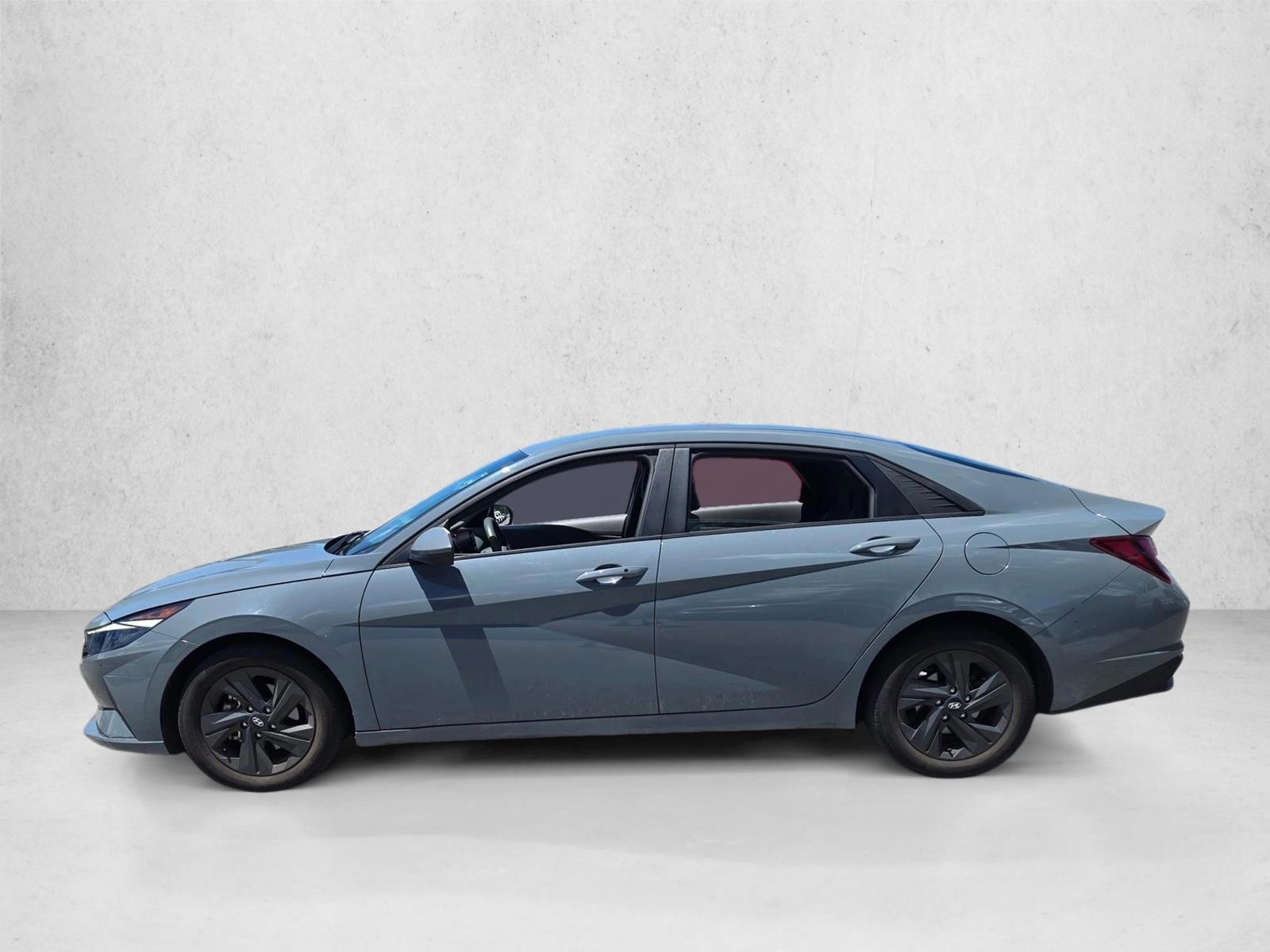 Thumbnail: 2022 Hyundai Elantra - 2