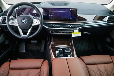 2027 BMW X7