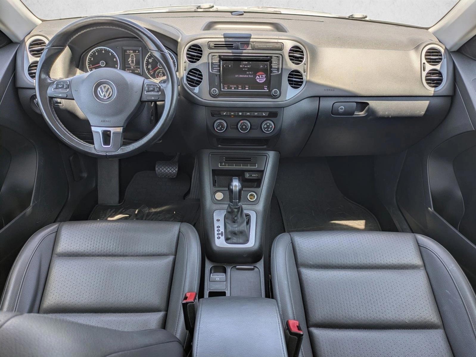 Thumbnail: 2017 Volkswagen Tiguan - 4
